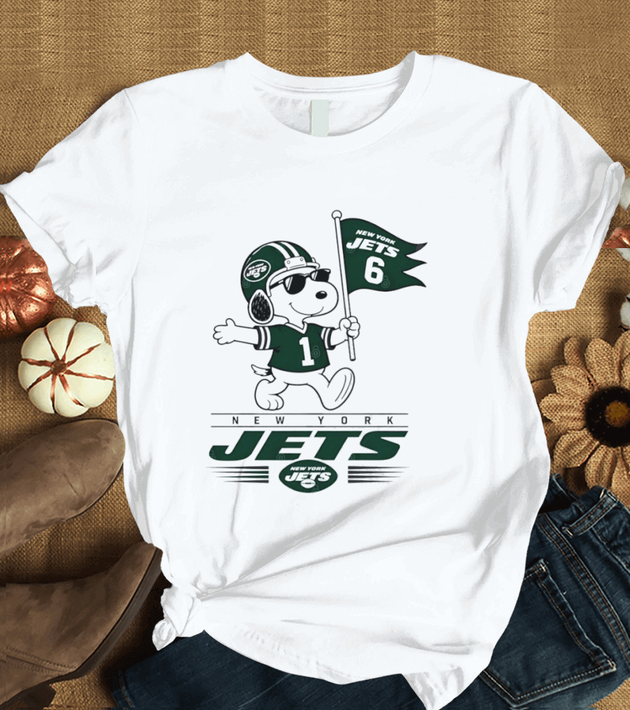 Snoopy Peanuts New York Jets Football 6 1 T-Shirt