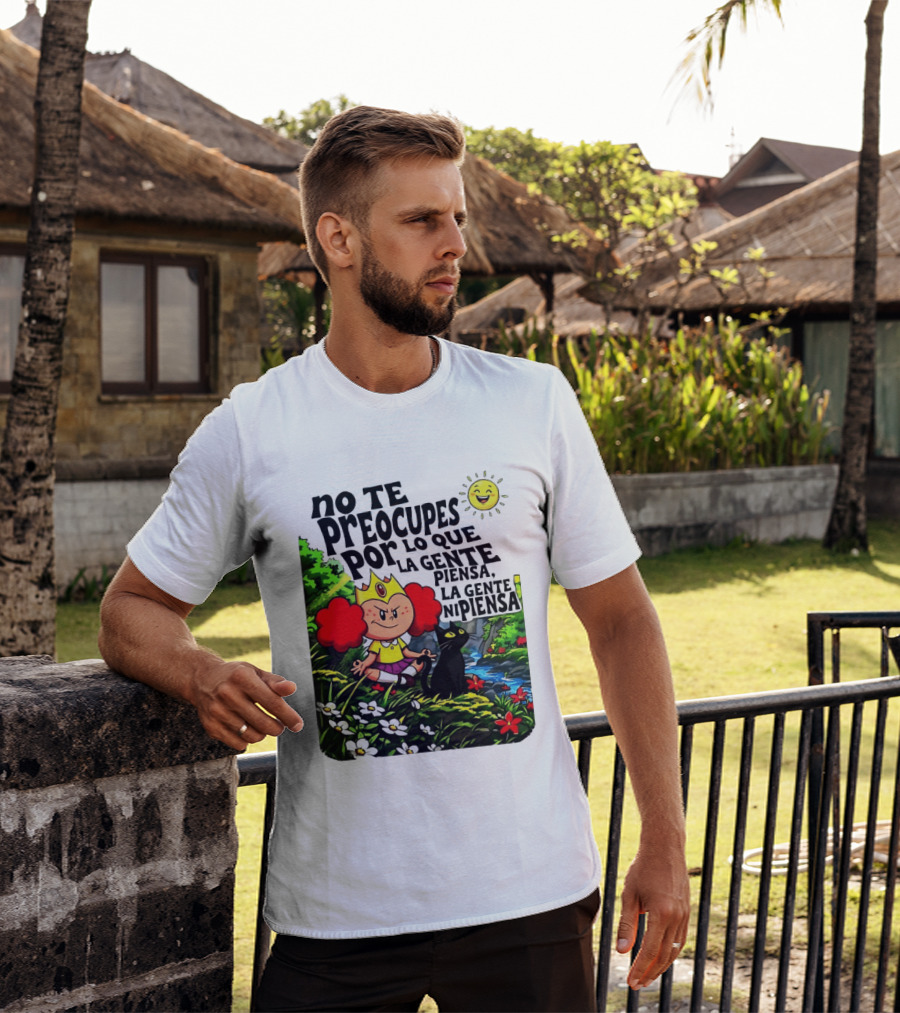 No Te Preocupes Por Lo Que La Gente Piensa Meditando Chica Corona Gato T-Shirt