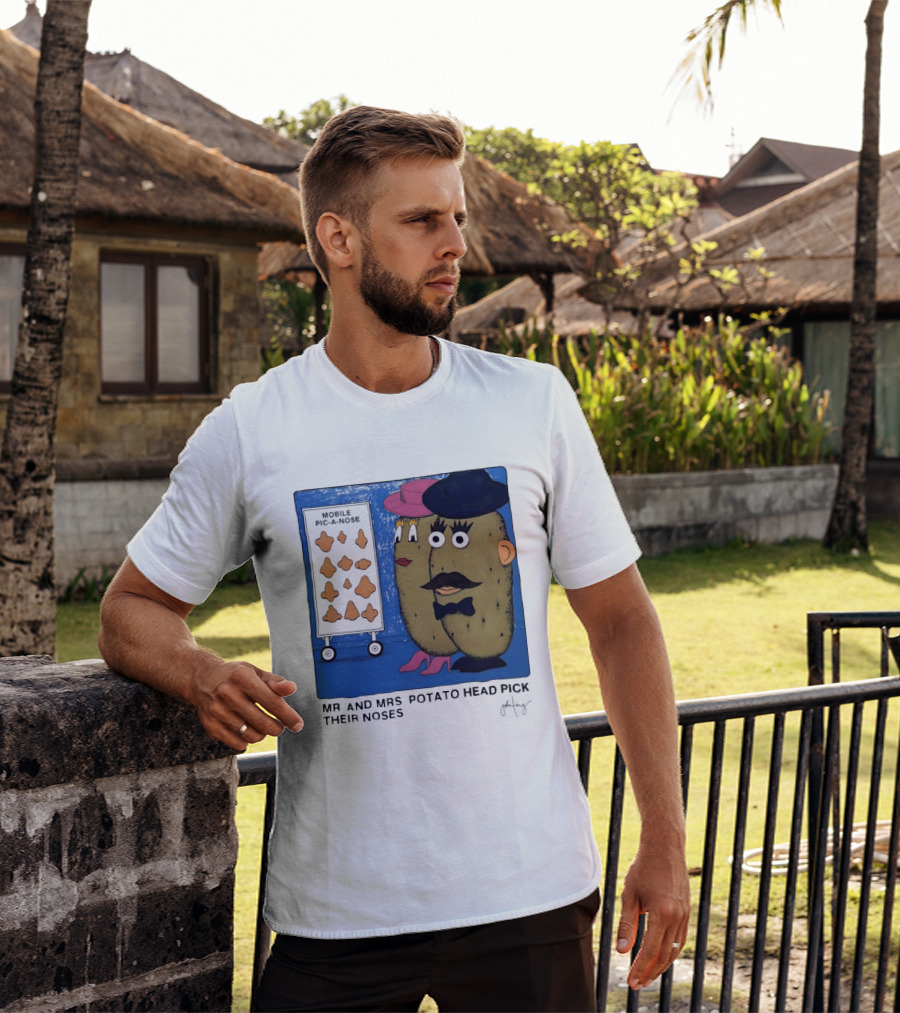 Mobile Pic A Nose Mr And Mrs Potato Head Pick Their Noses T-Shirt