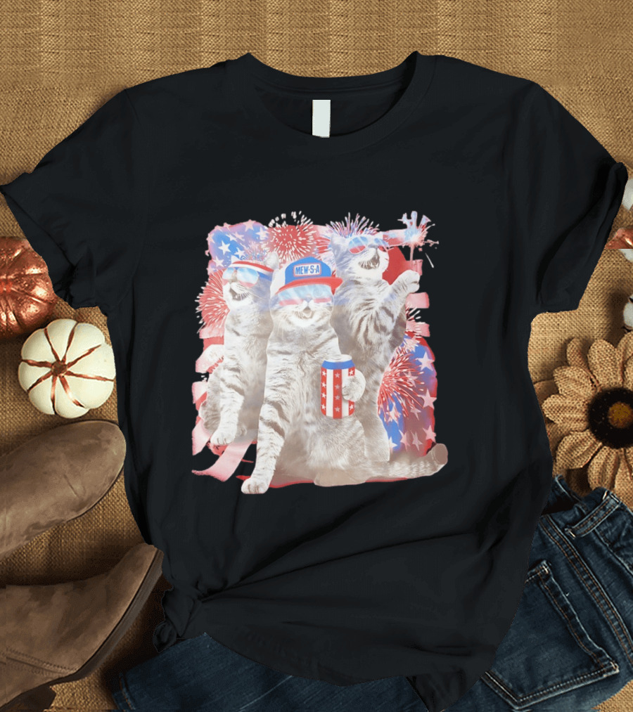 Mew's A Patriotic American Flag Cats Fireworks Party Animal Holiday USA T-Shirt