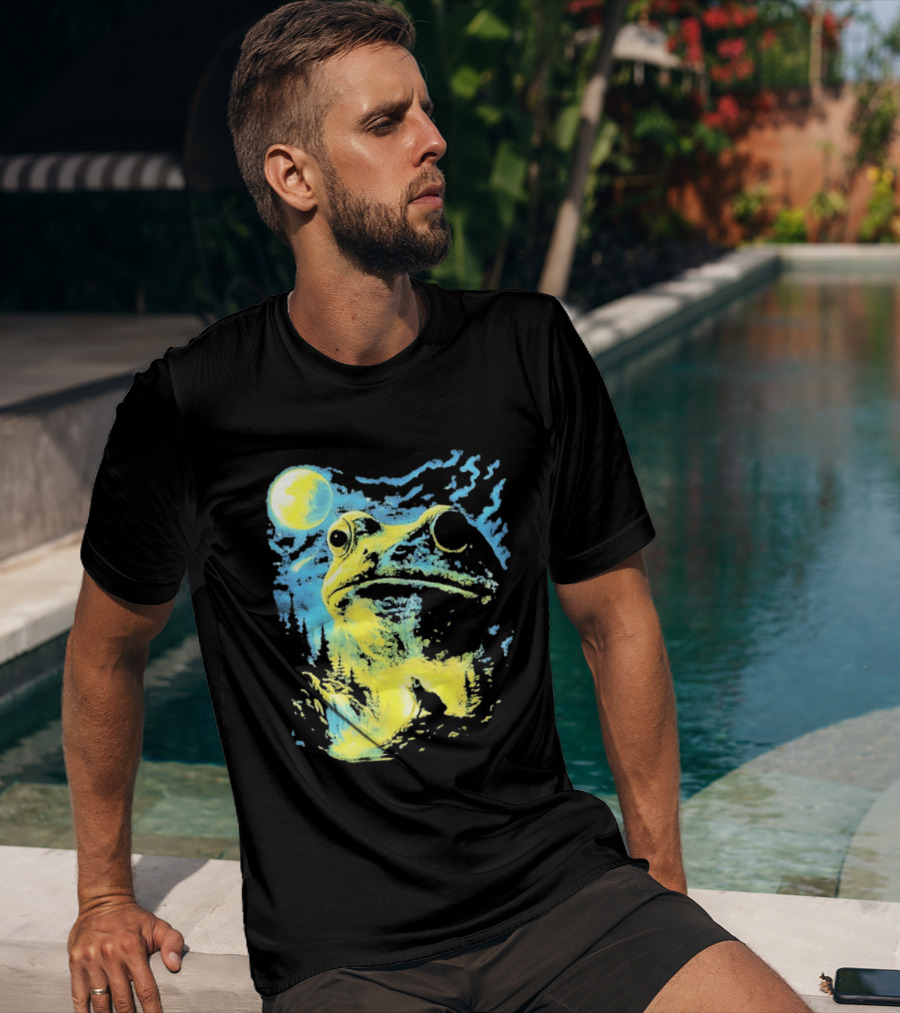 Howling Wolf Frog Moon Night Scene Surreal Fantasy T-Shirt