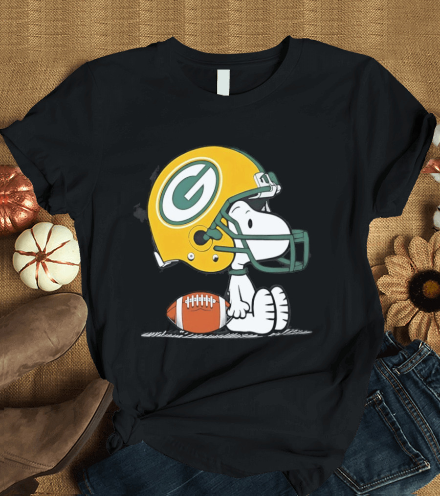 Snoopy Green Bay Packers Football Helmet Collaboration With Peanuts T-Shirt