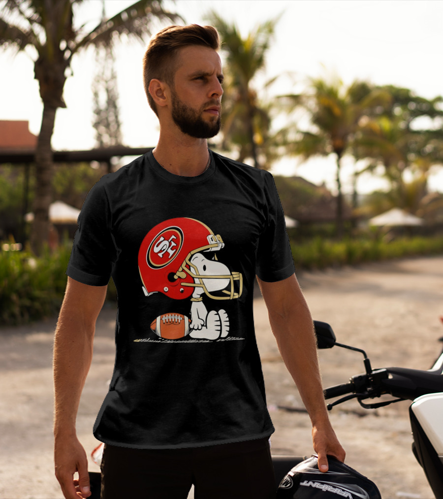 Snoopy San Francisco 49ers Football Helmet Peanuts NFL Collaboration T-Shirt