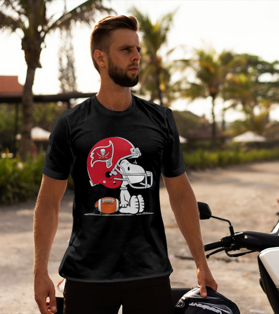 Snoopy Tampa Bay Buccaneers Football Helmet Peanuts Crossover NFL Collaboration T-Shirt
