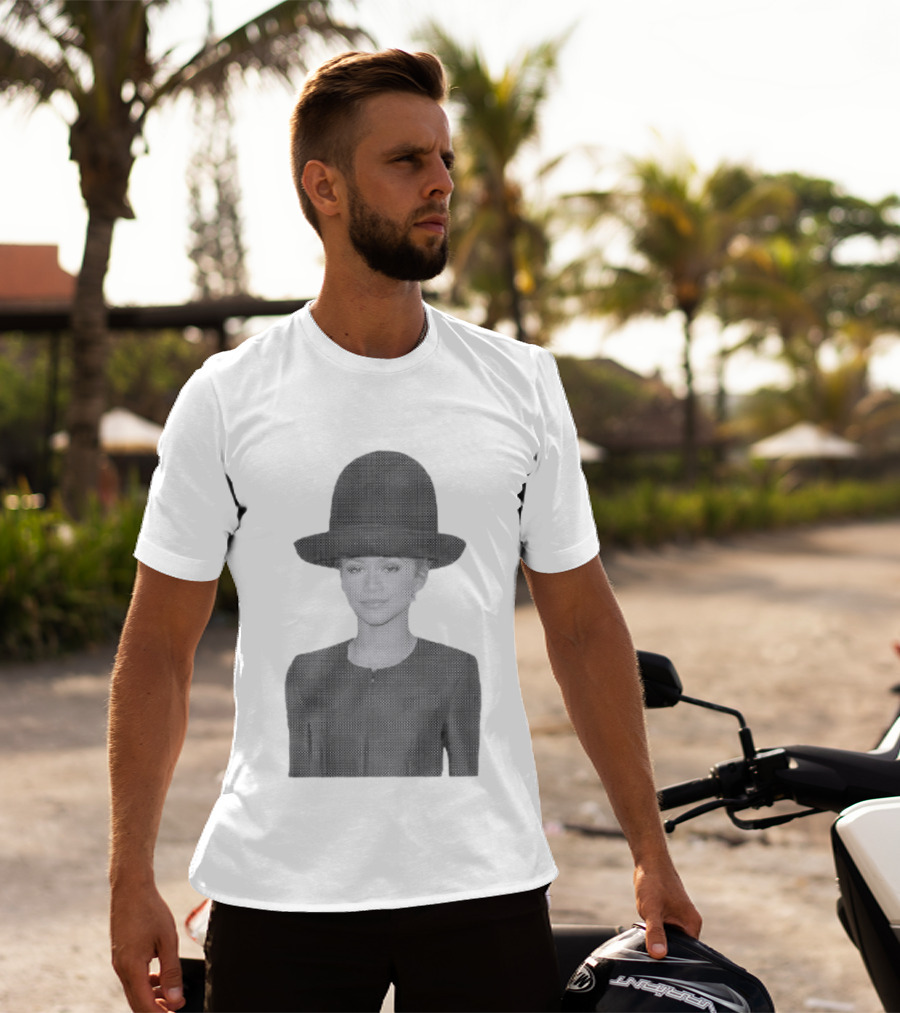 Zendaya Halftone Minimalist Style Fashion Influence T-Shirt