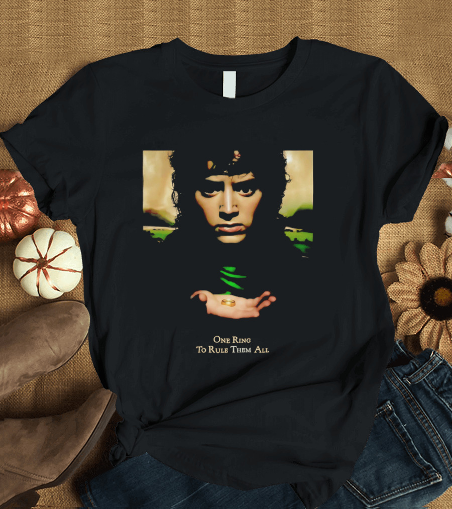 Elijah Wood One Ring To Rule Them All Lord Of The Rings Face Hands Gold Band T-Shirt