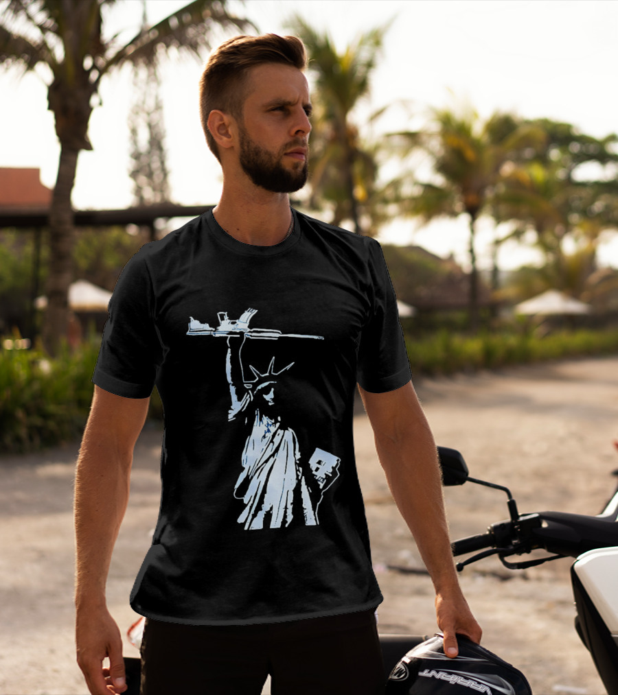 Statue Of Liberty Holding Assault Rifle July 4th Independence T-Shirt
