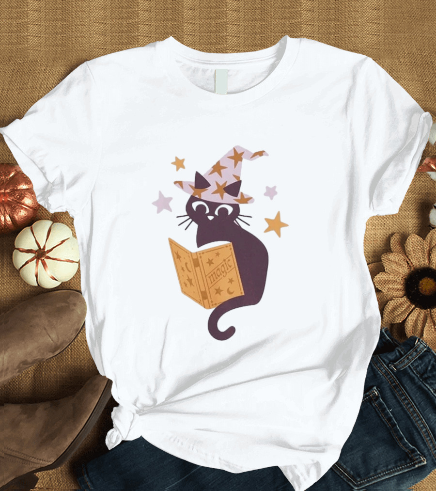 Magic Cat In Witch Hat Reading Spell Book With Stars T-Shirt