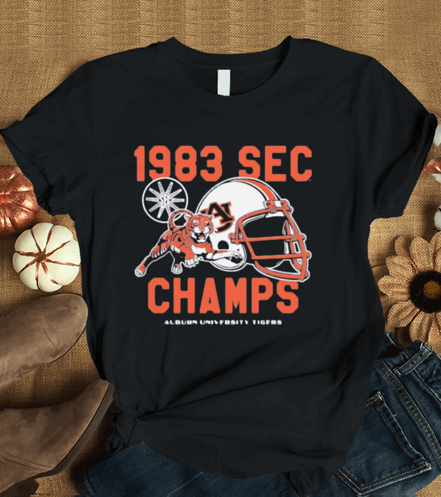 Auburn University Tigers 1983 SEC Champs Tiger Football Helmet T-Shirt