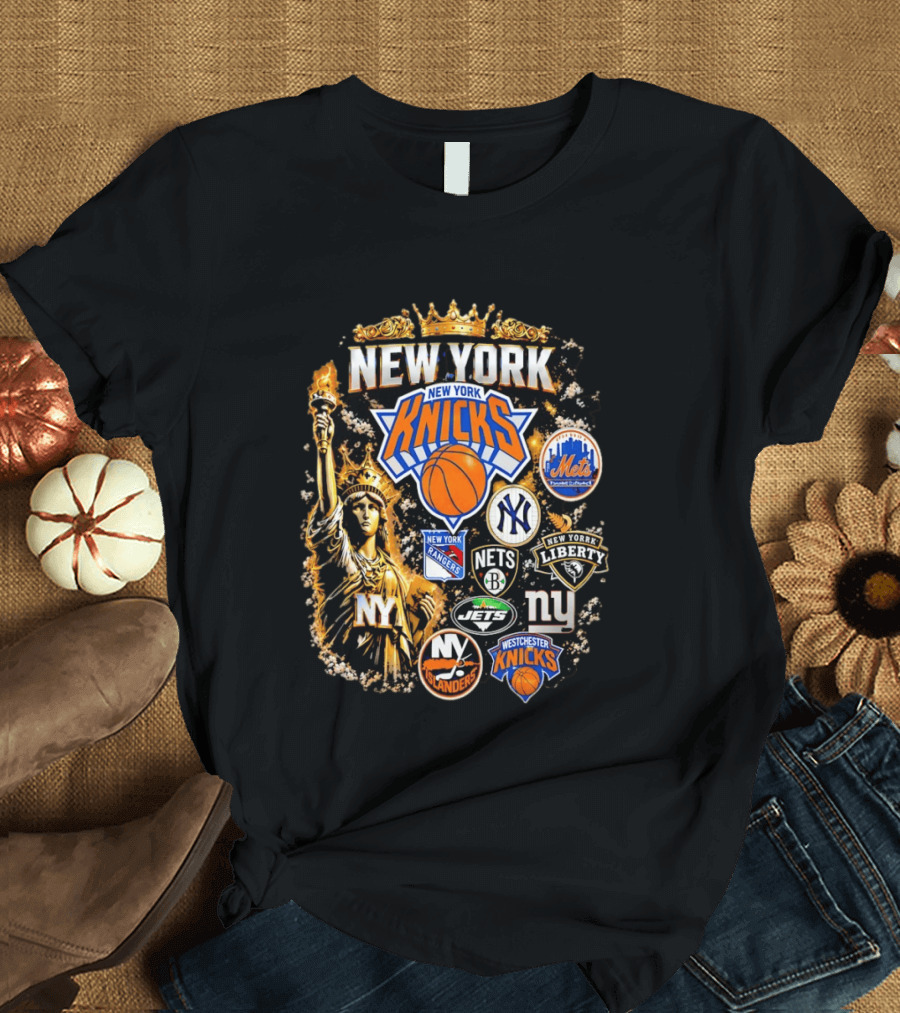 New York Knicks Mets Yankees Rangers Nets Liberty Jets Giants Islanders Westchester Knicks Statue Of Liberty T-Shirt
