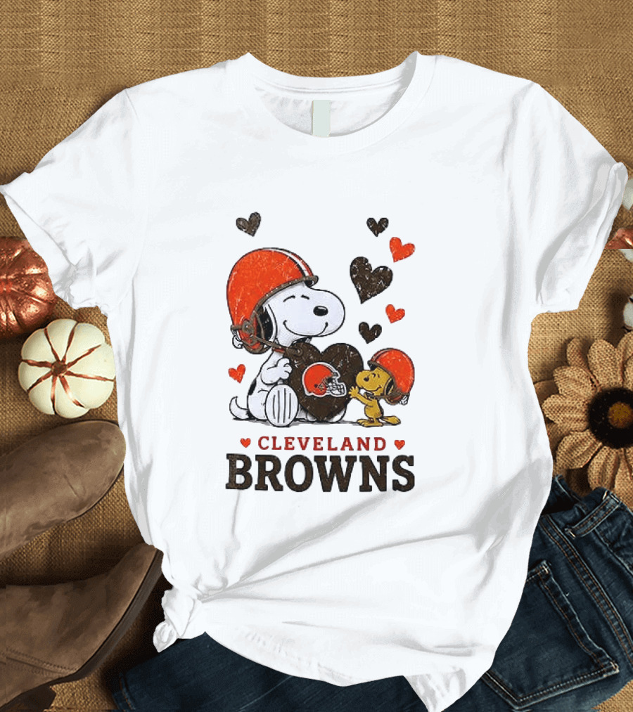 Cleveland Browns Peanuts Snoopy Woodstock Heart Helmets Love T-Shirt
