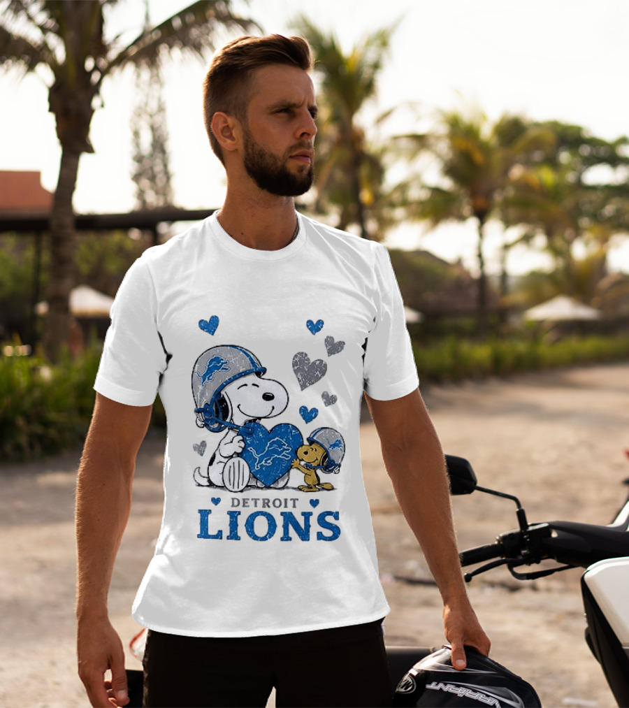 Detroit Lions Peanuts Snoopy Woodstock Heart Helmets Love T-Shirt