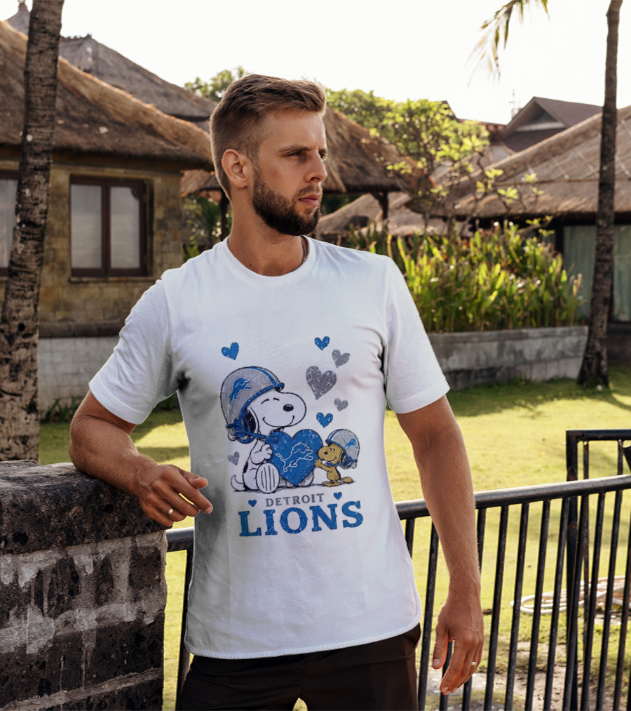 Detroit Lions Peanuts Snoopy Woodstock Heart Helmets Love T-Shirt