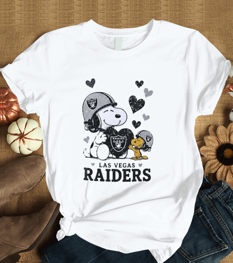 Las Vegas Raiders Peanuts Snoopy Woodstock Love And Laughter Hearts T-Shirt
