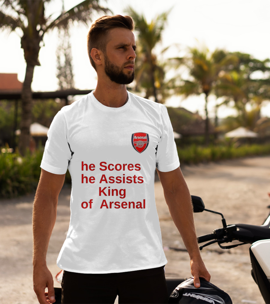 B﻿ukayo Saka He Scores He Assists King Of Arsenal T-Shirt