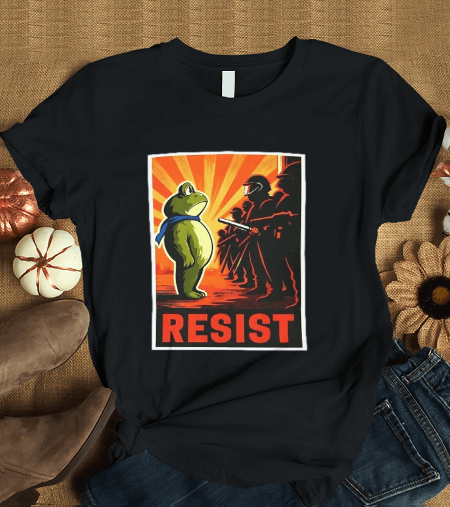 Resist Portland Frog 2025 Anti Fascism Protest Art With Frog And Riot Police T-Shirt