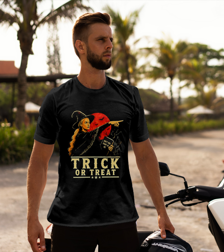 Witch Pointing Trick Or Treat Halloween 2026 T-Shirt