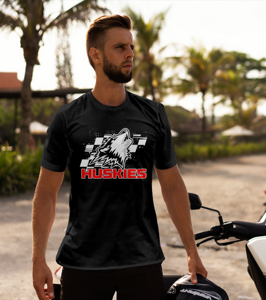 Huskies Howling Checkered Racing Flag T-Shirt