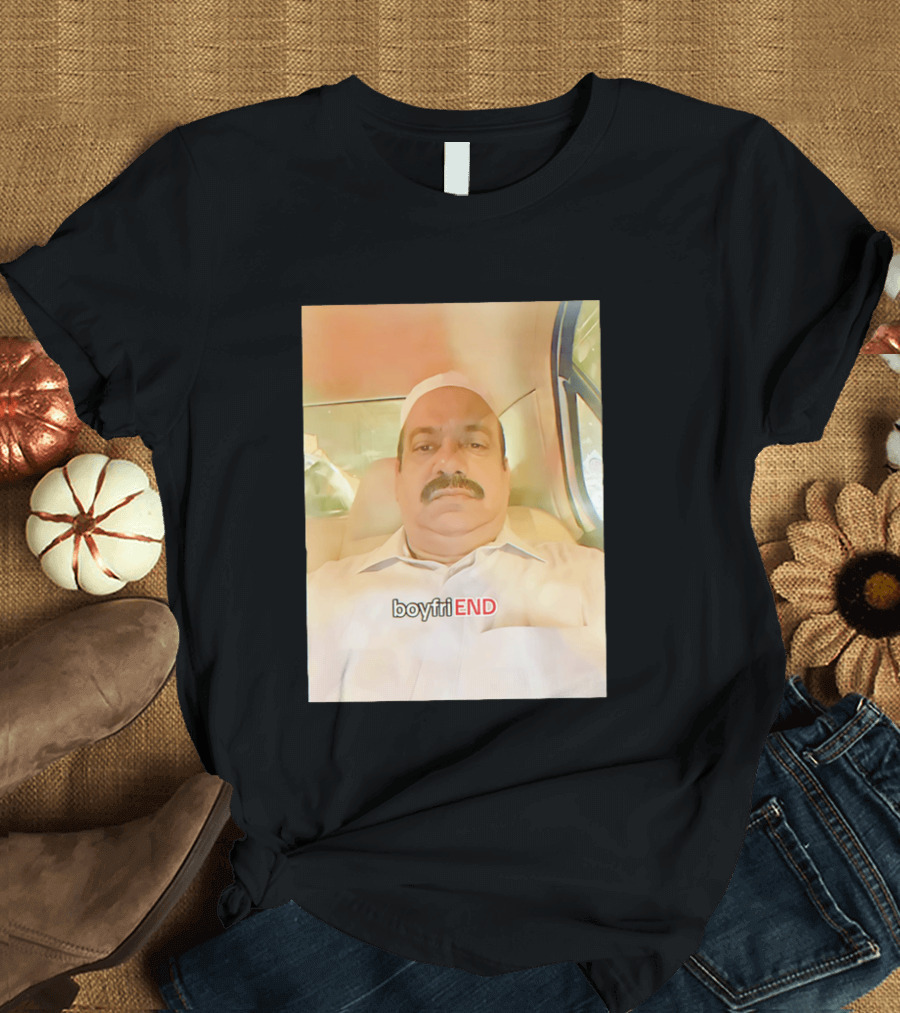 BoyfriEND Man Sitting Image T-Shirt