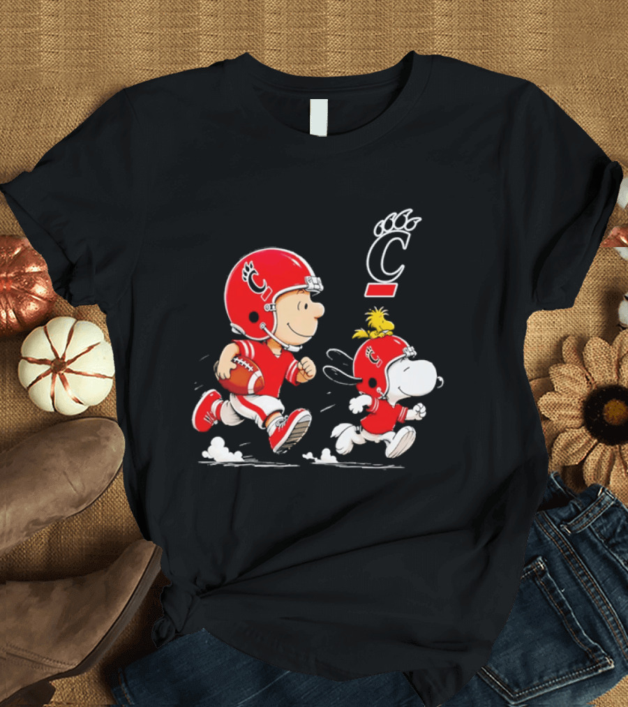Charlie Brown Snoopy Cincinnati Bearcats Football Running T-Shirt