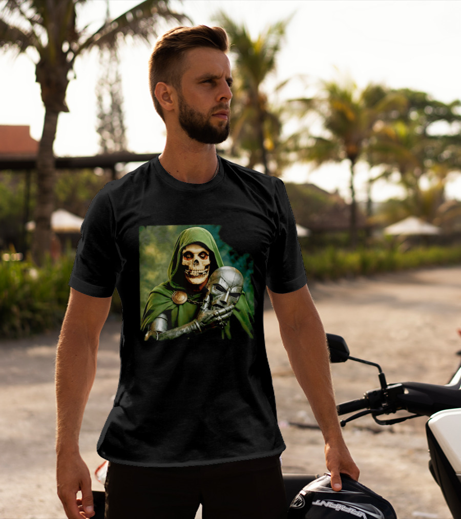Doctor Doom Skull Face Holding Mask Supervillain Marvel T-Shirt