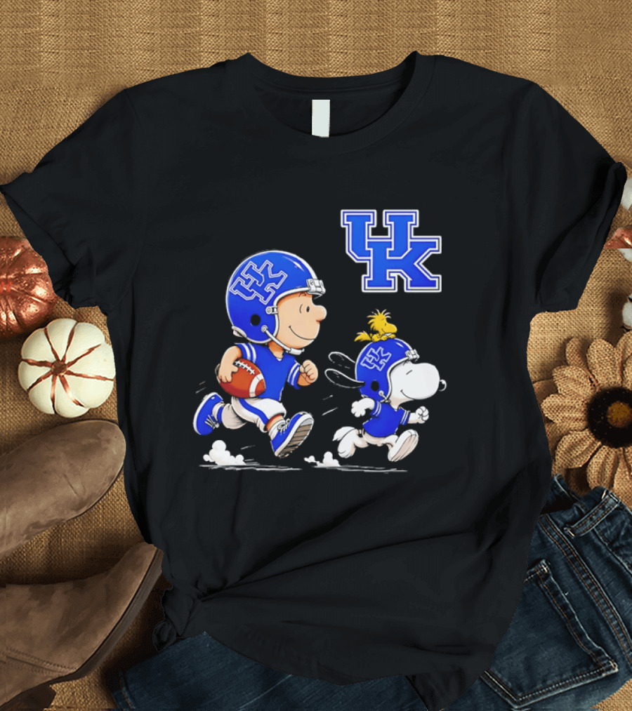 Peanuts Charlie Brown Snoopy University Of Kentucky Football Running UK T-Shirt