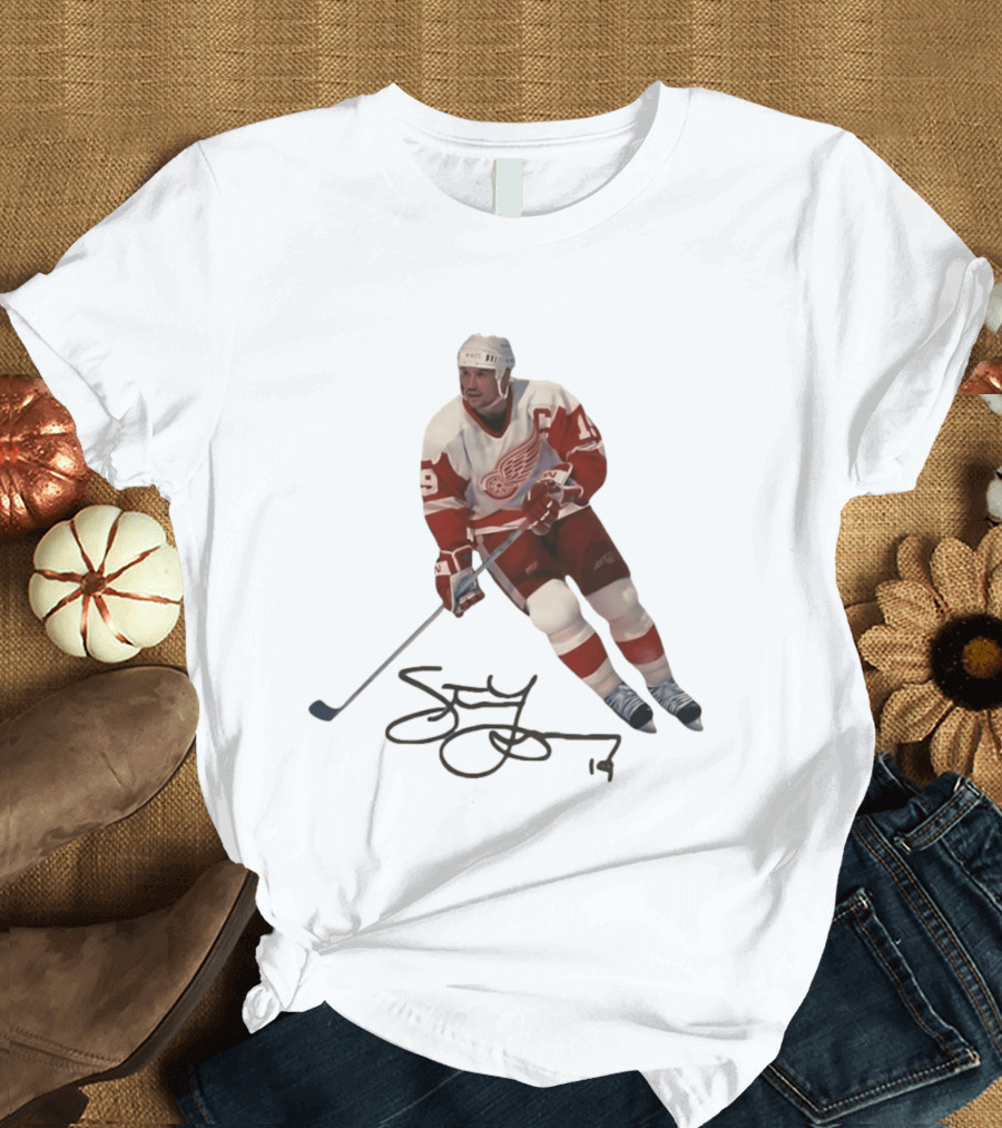 Steve Yzerman Detroit Red Wings Captain 19 Hockey Legend T-Shirt