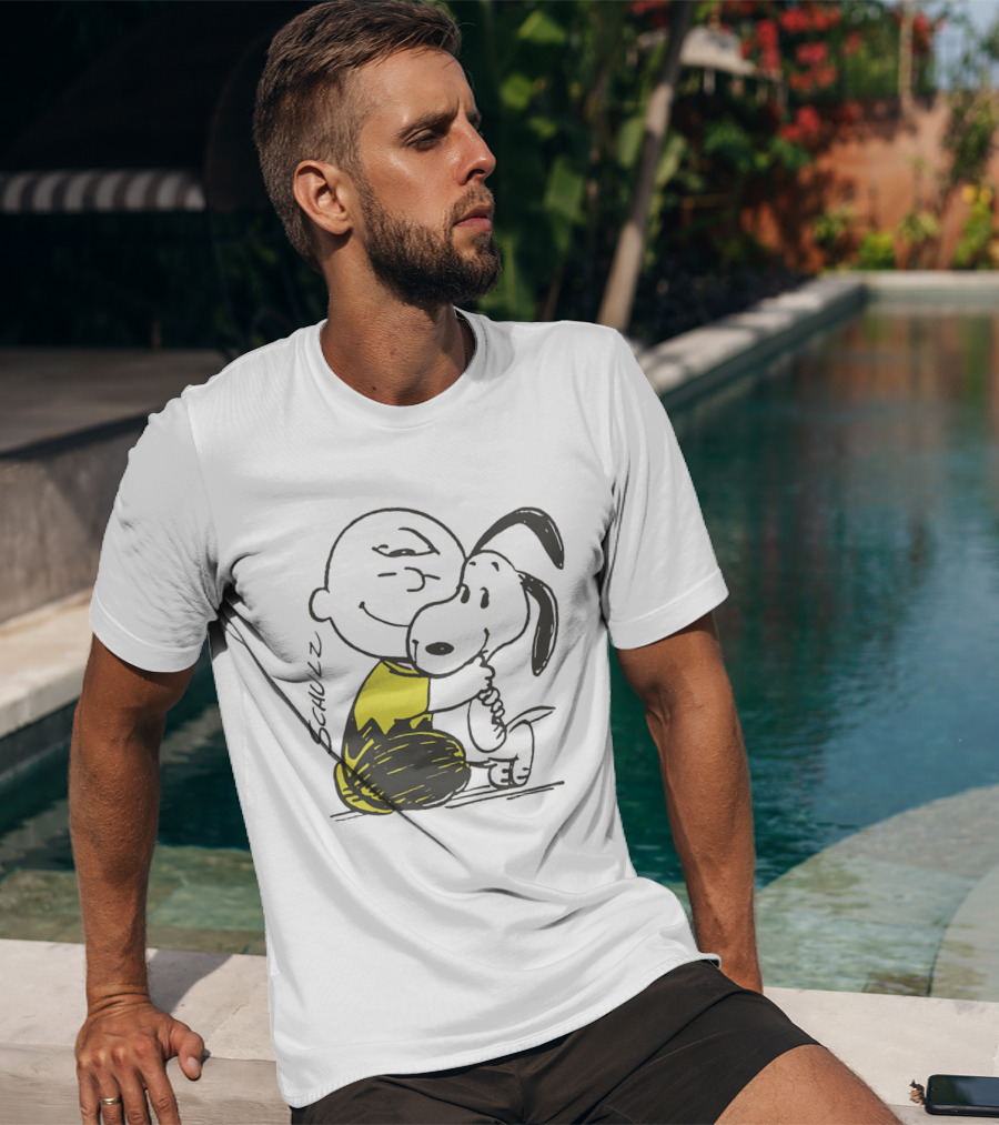 Schulz Charlie Brown Snoopy Hugging Classic Peanuts Friendship T-Shirt