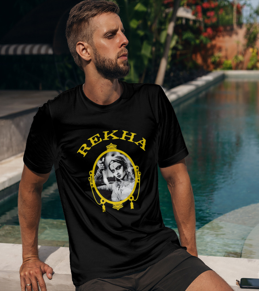 REKHA Diva Holding A Dagger T-Shirt