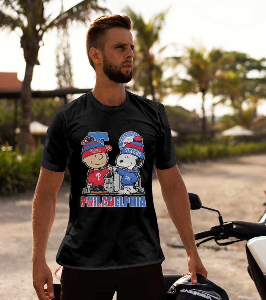 Charlie Brown And Snoopy Fist Bump Phillies Sixers Philadelphia T-Shirt
