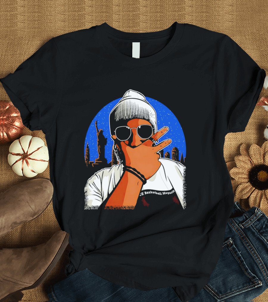 CE Basketball Magazin NYC Skyline Statue Of Liberty Statue Peace Sign T-Shirt