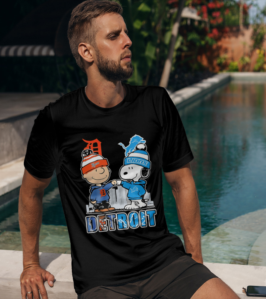 Charlie Brown Snoopy Detroit Tigers Lions Fist Bump Peanuts T-Shirt