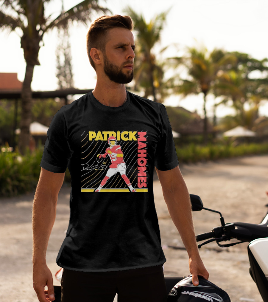 Patrick Mahomes Football Quarterback Signature Wavy Line T-Shirt