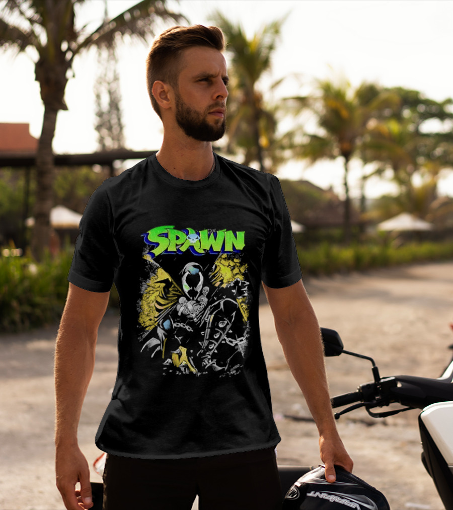 Spawn Crouching Superhero Chains Cape Distressed Comics T-Shirt