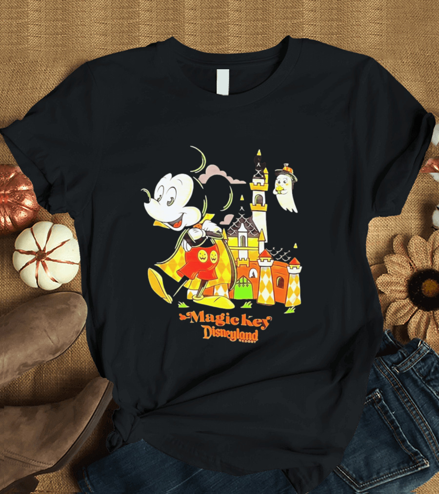 Mickey Mouse Magic Key Disneyland Resort Halloween Castle Ghost T-Shirt