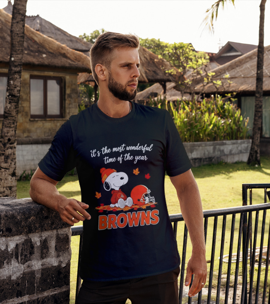 Cleveland Browns Snoopy It's The Most Wonderful Time Of The Year Autumn Leaves Helmet T-Shirt