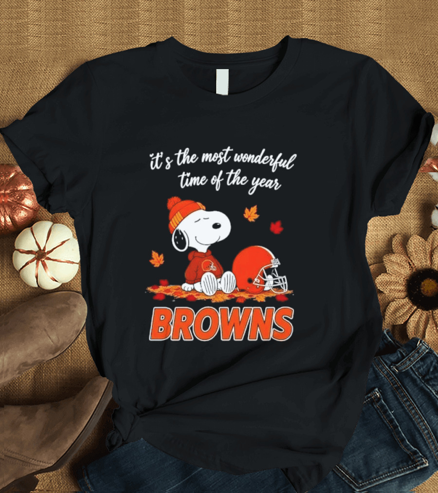 Cleveland Browns Snoopy It's The Most Wonderful Time Of The Year Autumn Leaves Helmet T-Shirt