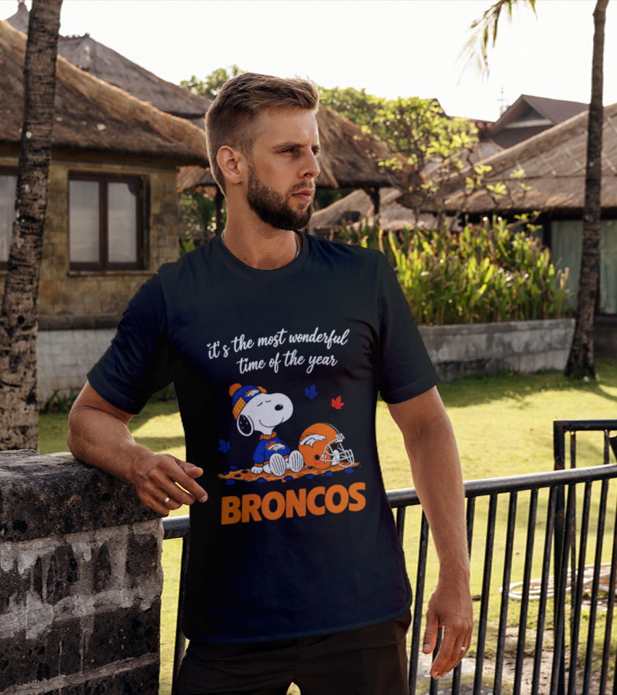 Denver Broncos Snoopy Its The Most Wonderful Time Of Year Autumn Leaves T-Shirt