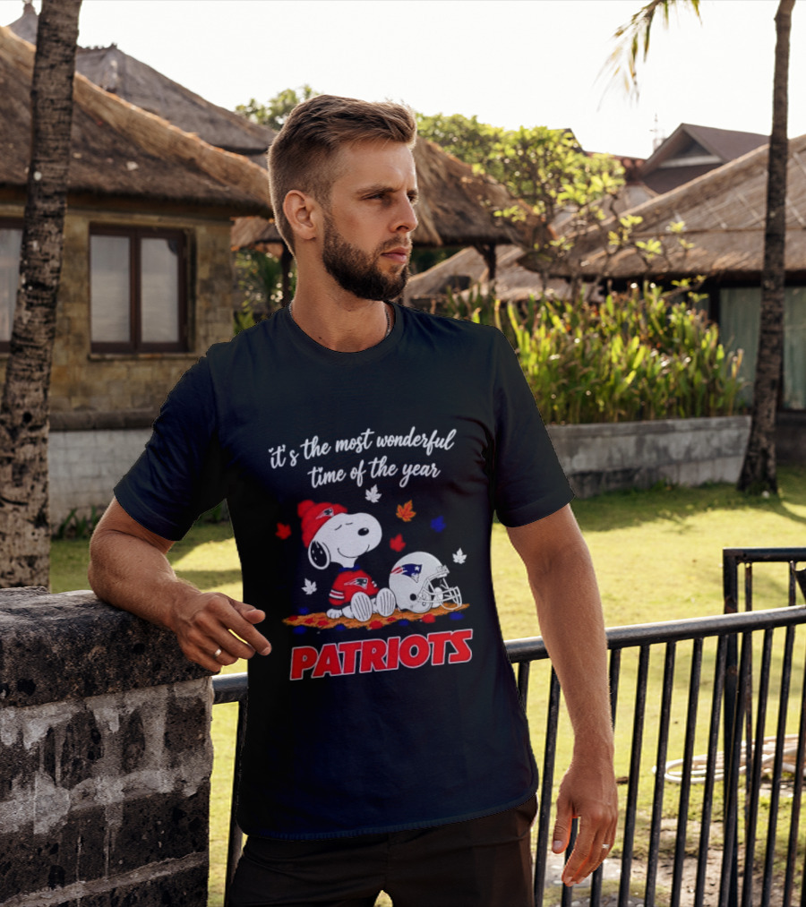New England Patriots Snoopy It's The Most Wonderful Time Of The Year Autumn Leaves T-Shirt