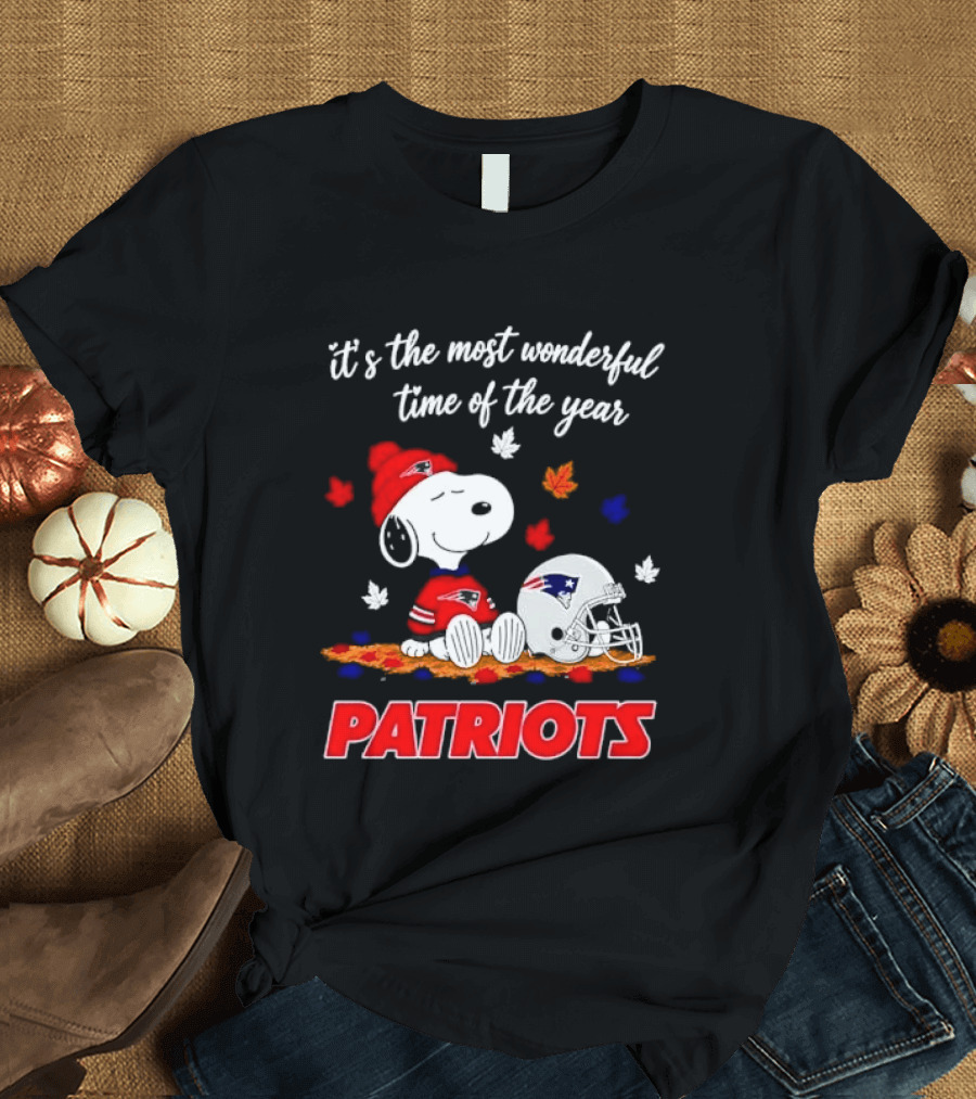 New England Patriots Snoopy It's The Most Wonderful Time Of The Year Autumn Leaves T-Shirt