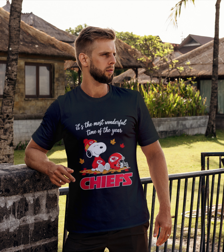 Kansas City Chiefs Snoopy It's The Most Wonderful Time Of The Year Helmet Autumn Leaves T-Shirt