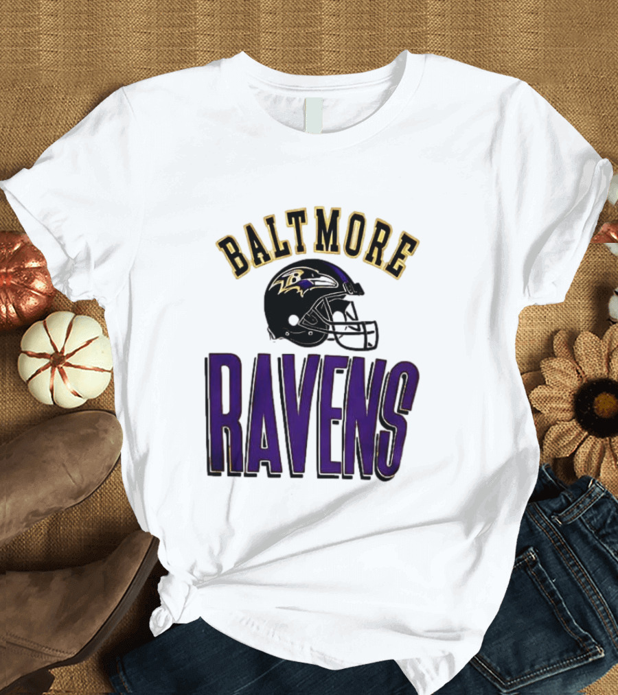 Baltimore Ravens Everyone Es Women's Sports Ravens Helmet T-Shirt