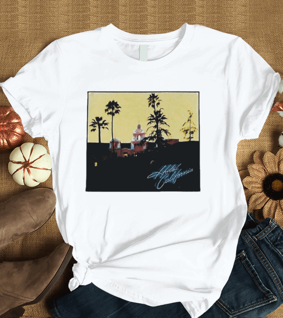 Hotel California Resort Scene 90s Eagles Justin Bieber 1995 T-Shirt
