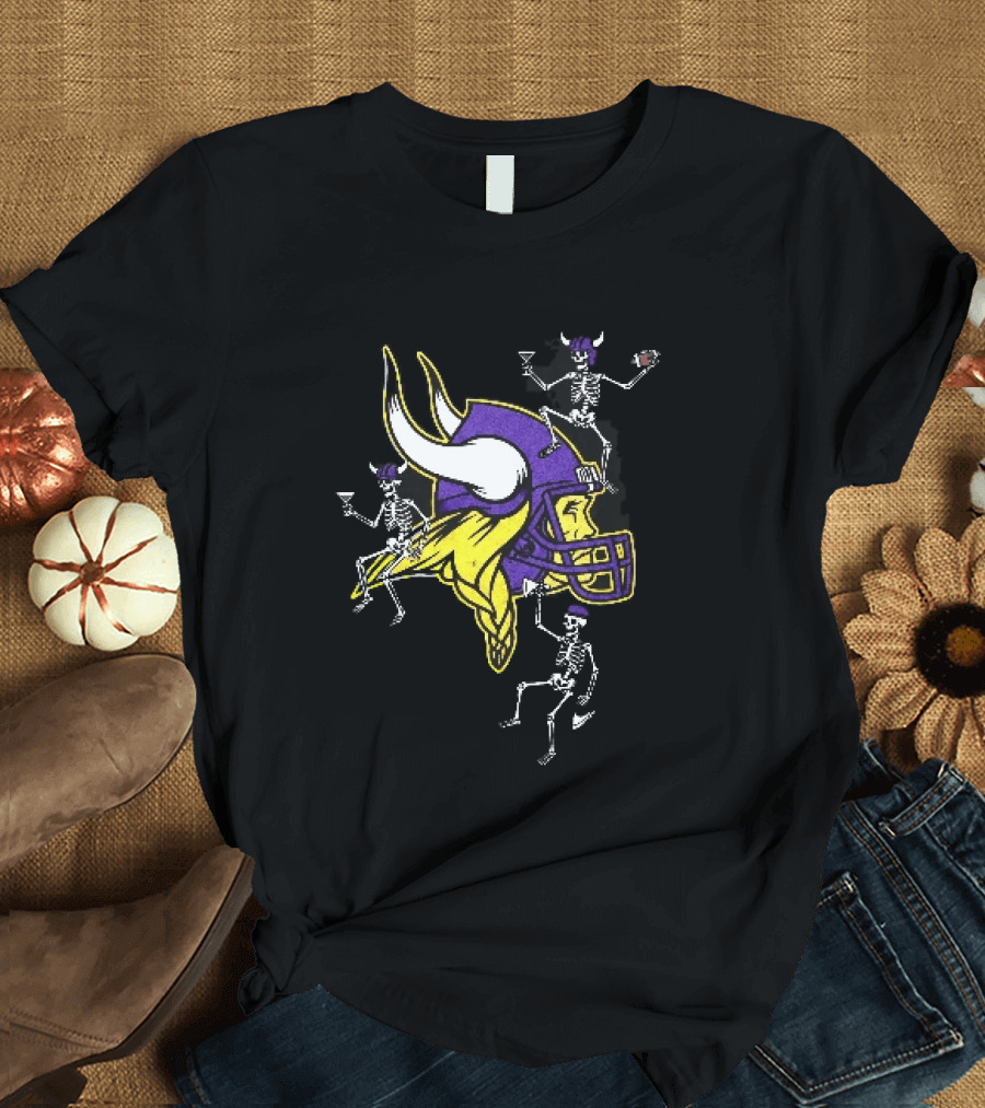 Minnesota Vikings Skeletons Cocktails Football Distressed Axe T-Shirt