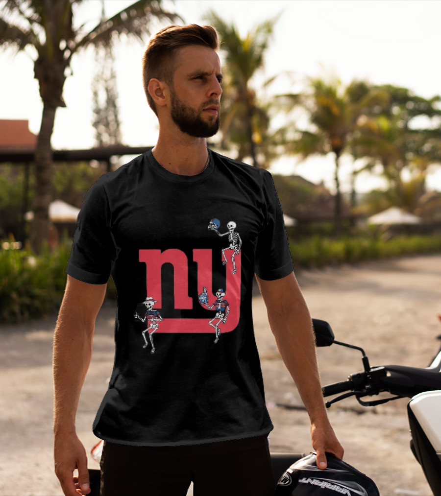 New York Giants Skeletons Dance With Football Helmets T-Shirt