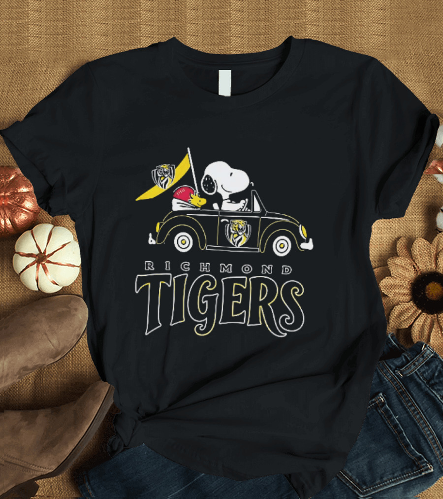 Richmond Tigers Snoopy Woodstock Driving Beetle Car T-Shirt