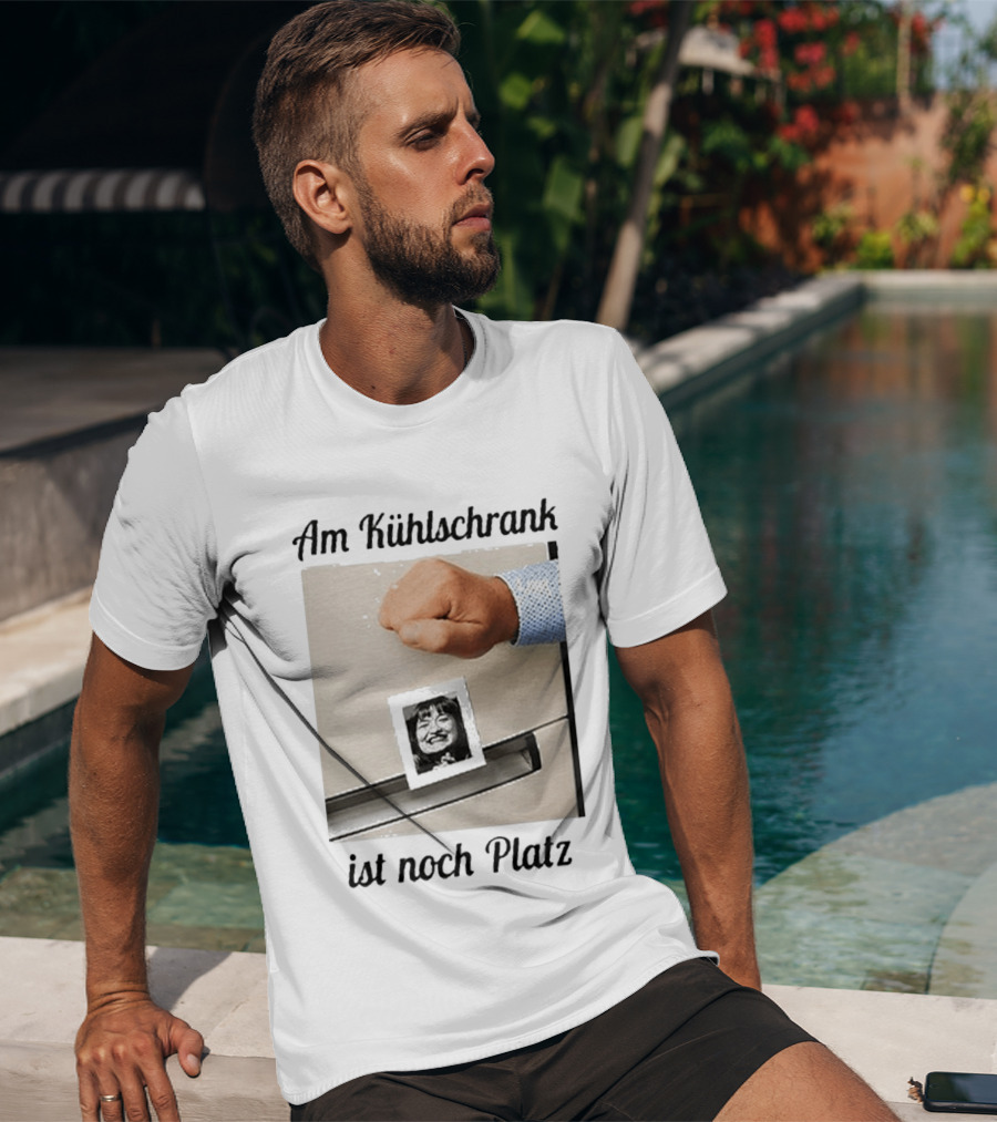 Am Kühlschrank Ist Noch Platz Foto Moustache Hand T-Shirt