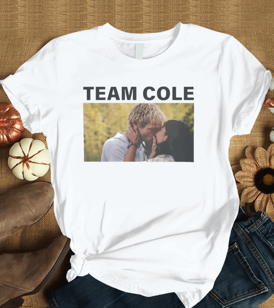 Team Cole Romantic Kiss Scene T-Shirt