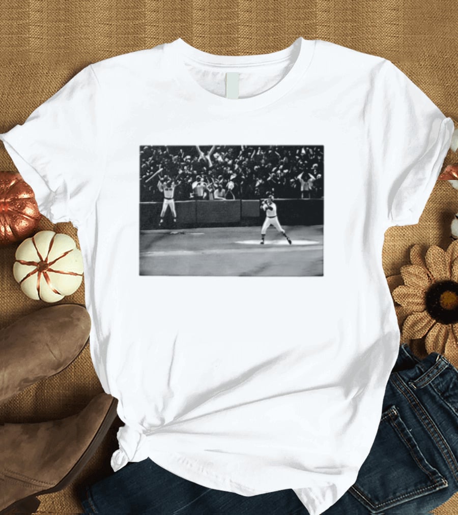 Carlton Fisk No 27 Boston Red Sox Baseball Iconic Home Run Moment T-Shirt