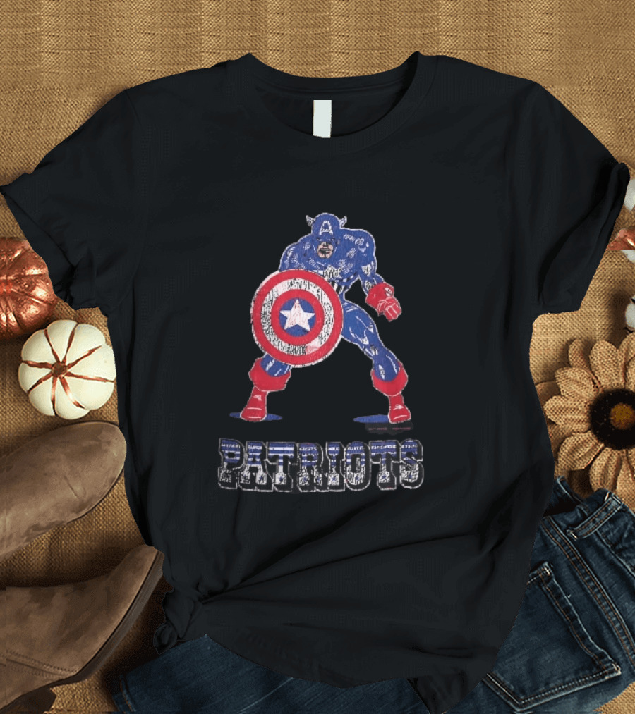 Patriots Captain America Shield Distressed Look T-Shirt